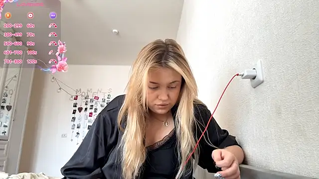 WonderedFlair online show from March 20, 9:25 am