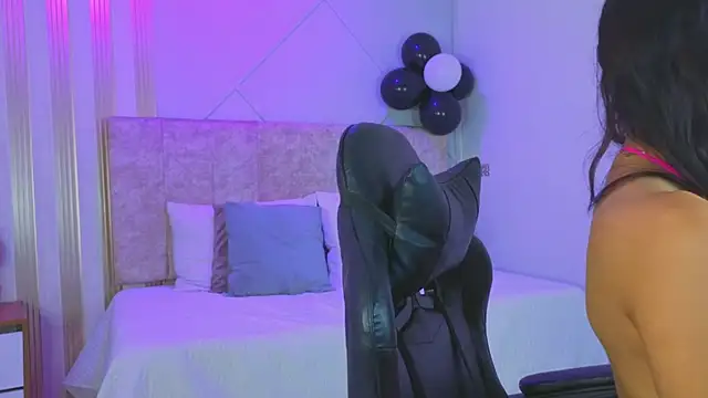 j belle  online show from March 20, 1:49 pm