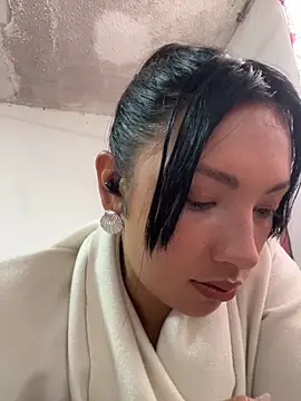 Marianaxc online show from April 29, 2:53 pm