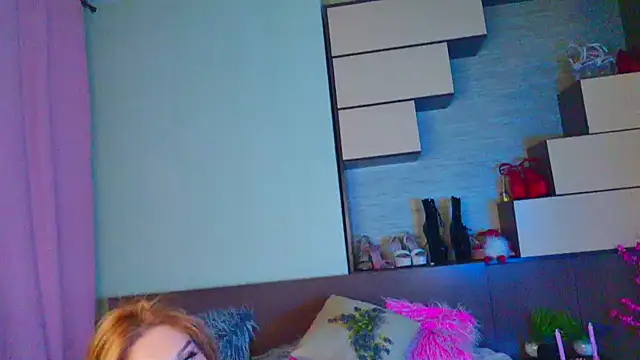 AlexaRayss online show from April 4, 3:05 am