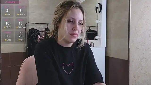  amymoore  online show from April 23, 1:46 am