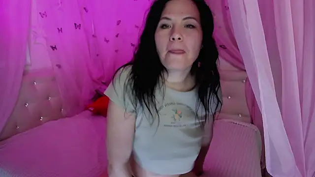 VictoriaSecretXO online show from March 21, 8:19 am