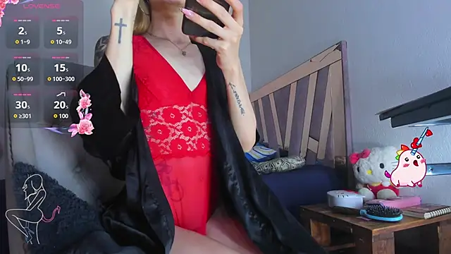 SkyeGabbyRose online show from May 8, 9:34 am