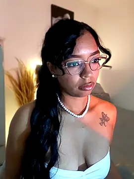 nathyjonees online show from June 5, 10:21 am