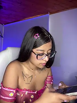 chanell pinkk online show from April 24, 2:09 pm