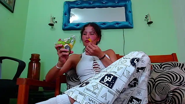 ChalonVera online show from March 31, 7:14 pm