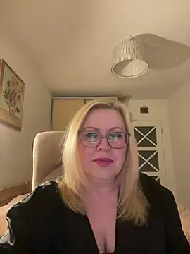 JanieLight53 online show from April 24, 7:05 pm