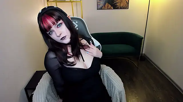 EsterTwilight online show from June 17, 4:19 pm