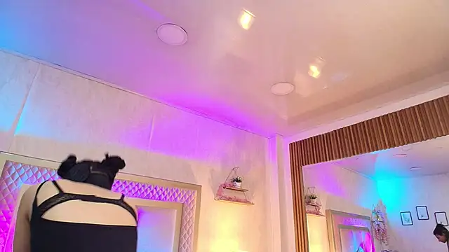 Madii  online show from April 17, 12:18 pm