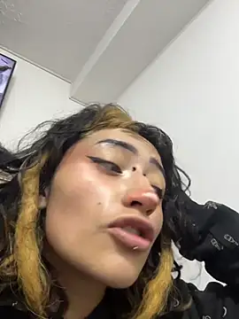 baby akuma online show from May 1, 4:05 am