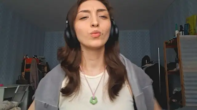 CindyLight online show from March 17, 3:27 pm