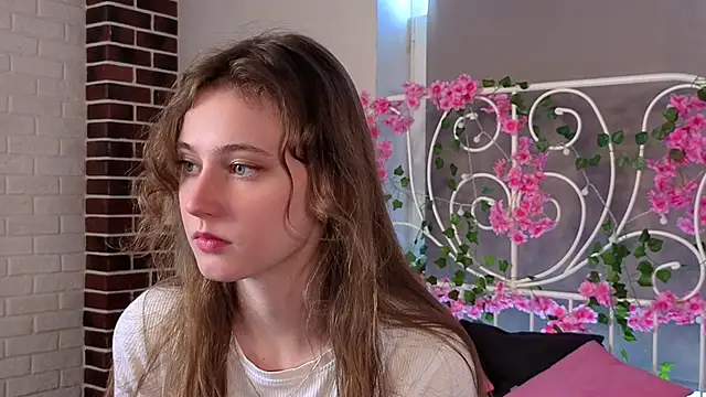 RubieHeiser online show from April 8, 9:44 am