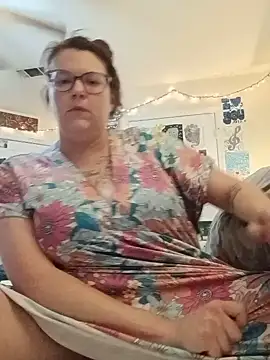 Sluttynoel online show from June 29, 8:41 pm