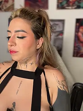 CarolQueen1  online show from April 10, 1:17 pm