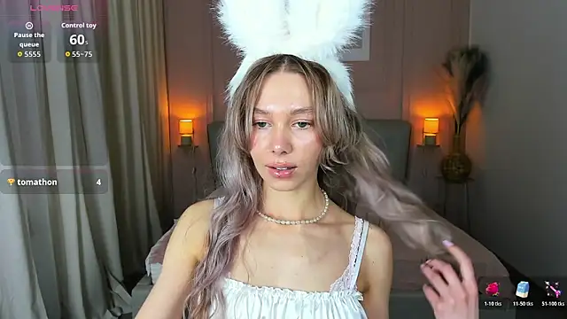 LuluAlis online show from March 19, 2:43 pm