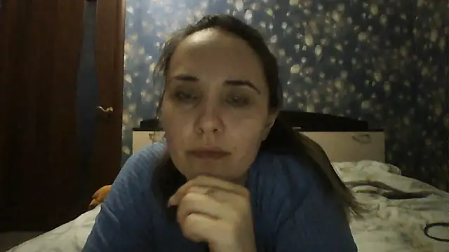 Alisa07qw online show from April 9, 2:33 pm