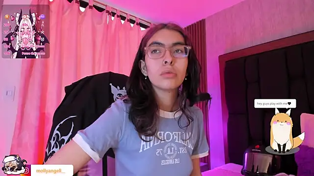 Molly A online show from July 11, 3:45 pm