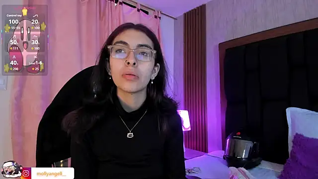 Molly A online show from June 5, 2:34 pm