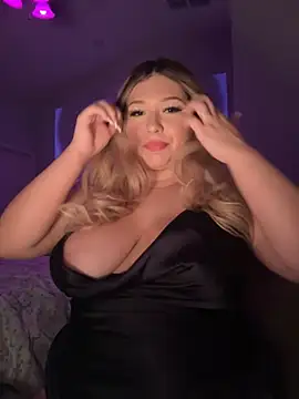 urbaddbunny online show from May 4, 5:00 am