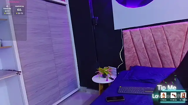 scarlettt  joness online show from April 8, 2:46 am