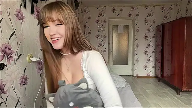 AnnaWasp online show from April 10, 6:30 am