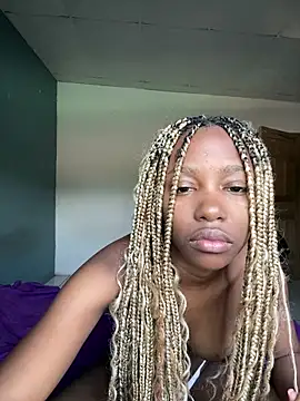 blackkPetitte online show from April 18, 1:46 pm