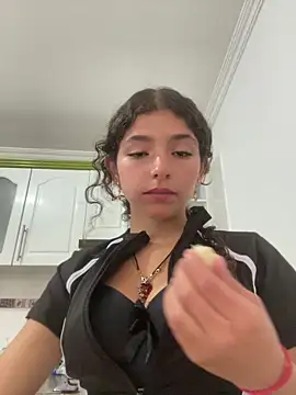 LINDA EF online show from April 25, 1:41 pm