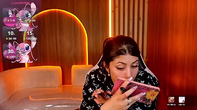 Lia queen tx online show from April 23, 3:03 am