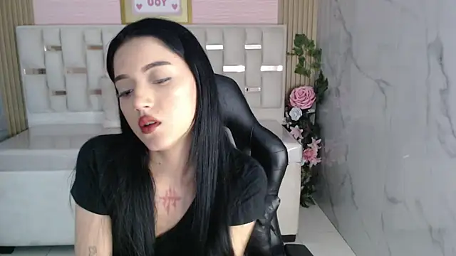 veronicaa s online show from April 16, 8:52 pm