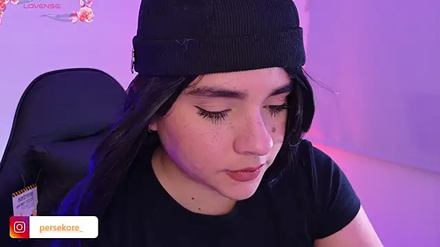 its persy online show from April 4, 8:51 pm