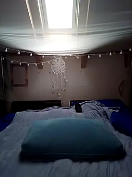 roxy 74 online show from March 13, 12:17 pm