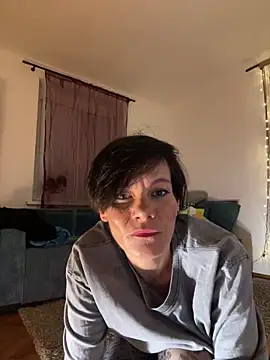 DtPORNBITCH online show from April 11, 11:08 pm