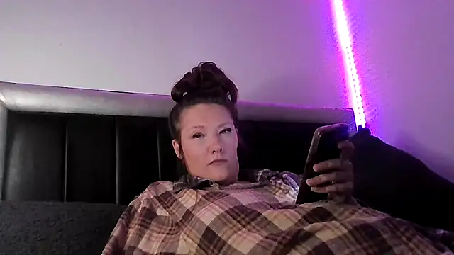 NofaceNocase34xx online show from April 10, 5:52 pm