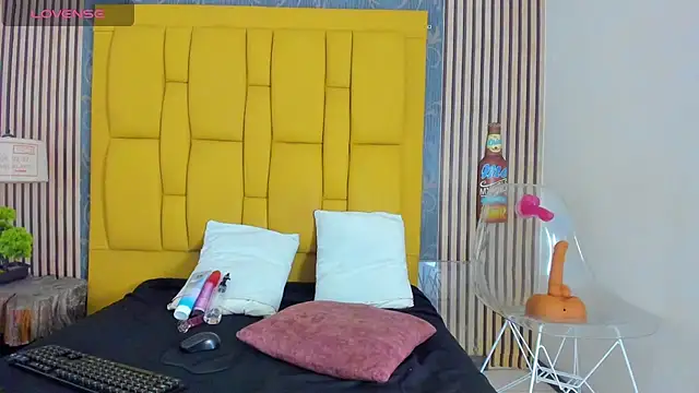  karlaruso online show from April 23, 12:29 pm