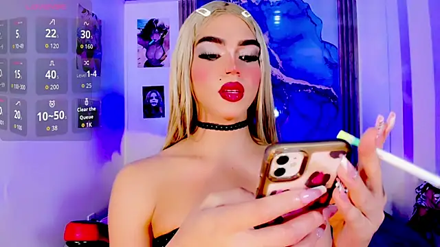 blonde queen- online show from June 11, 12:32 am