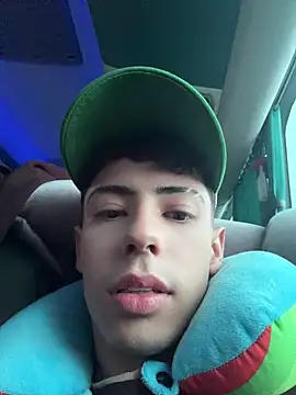 SebastianReed  online show from June 6, 8:04 pm