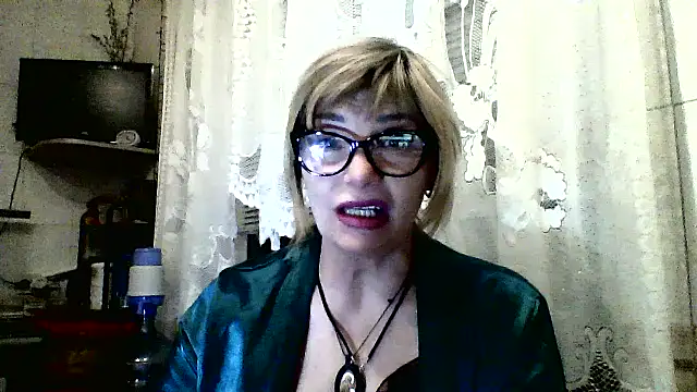 Lia Rayss online show from March 17, 9:19 pm