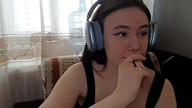 Dela Verualtys online show from March 18, 8:08 am