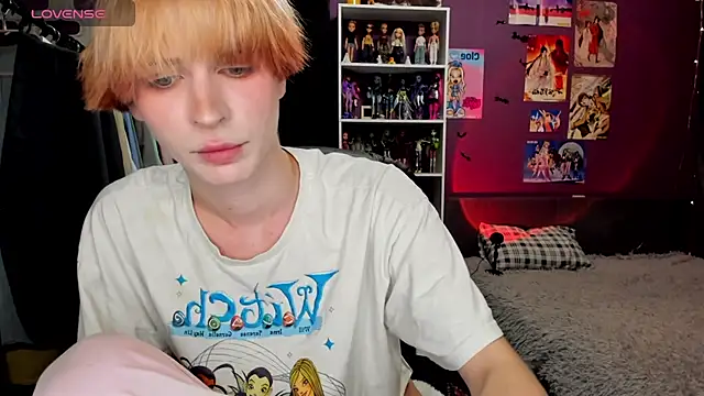 sweet peach    online show from July 2, 9:43 pm