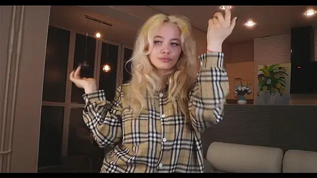  miablonde online show from March 24, 6:13 pm