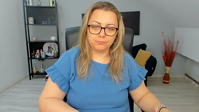 JessieRichards online show from March 26, 7:43 am