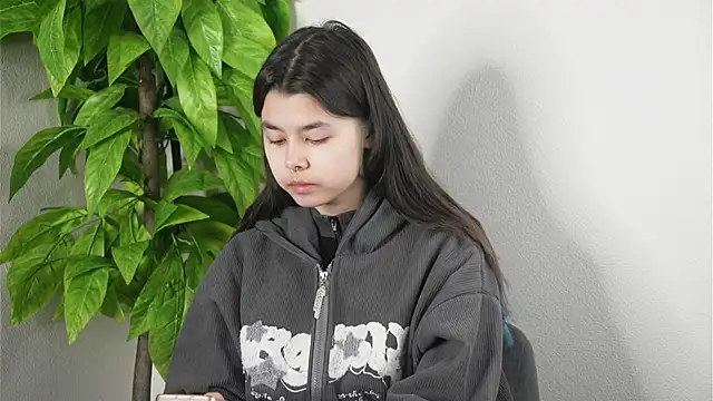 VaniaLeiss online show from March 24, 5:24 am