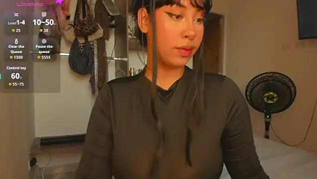 Lyanna69 online show from April 14, 10:43 pm