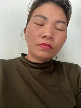 Alicee 02 online show from March 23, 6:30 am