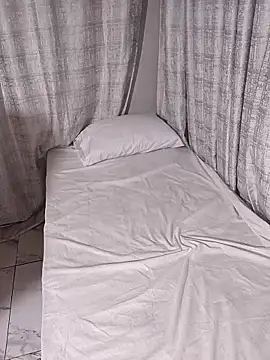 BabeThandi online show from March 24, 7:52 pm