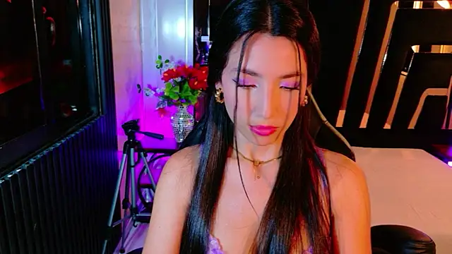 MiaLovelyn online show from April 27, 8:39 pm