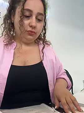 CurlyMaddie online show from July 13, 7:09 am