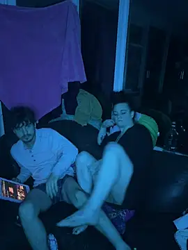 babesanddaddy online show from April 8, 4:58 am