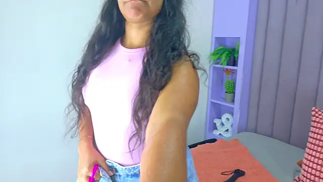 AhslyEvans   online show from June 19, 7:39 pm