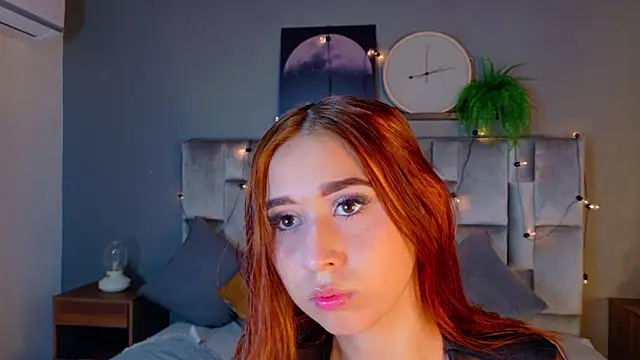 StarrMoon   online show from April 22, 2:52 am